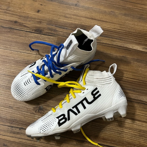 Football Cleats Battle Boys - Picture 1 of 4
